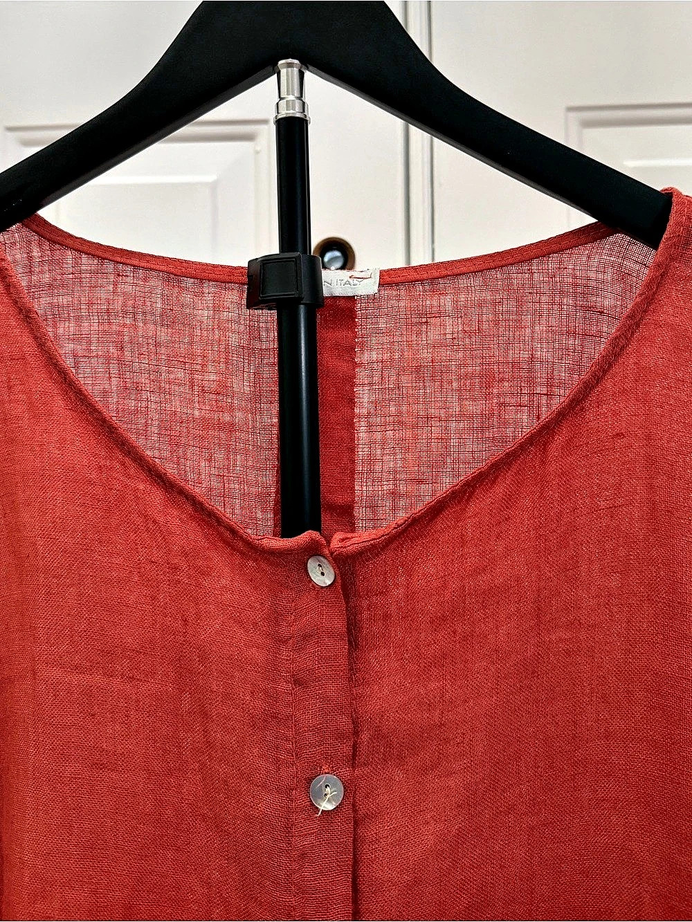 Made in Italy Linen Button-Front Blouse in Red - Picture 6 of 9